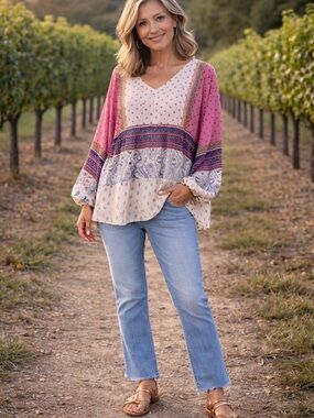 Sundance feminine Peasant Boho
Paisley oversized Blouse Size small